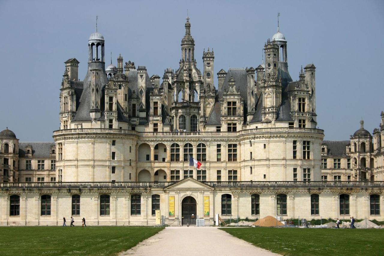 ホテル Nuits En Sologne ロモランタン エクステリア 写真